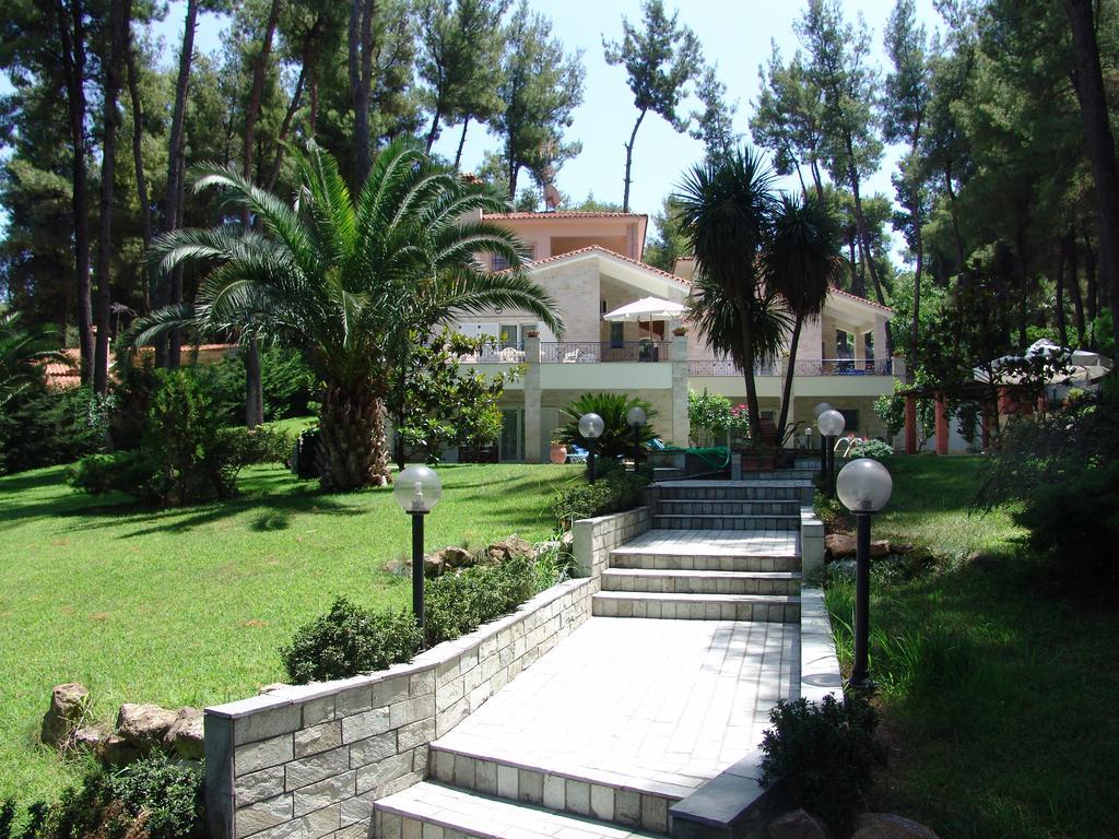 Mira Forest Residences Sani  Esterno foto